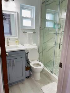 Charming 1-Bedroom Oasis in the Heart of Downtown