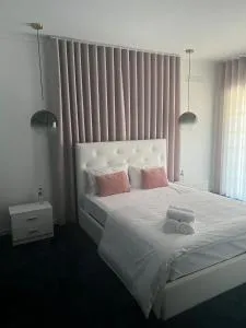 White Guest - Arrabal