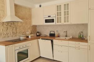 Maisons de vacances Belle maison, 2 chambres dans corps de ferme - logement Raphael : photos des chambres