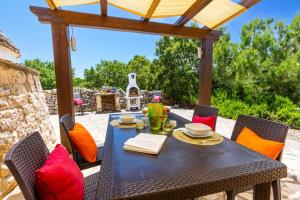 Villa Trullo Selva Piccolo by Villa Plus