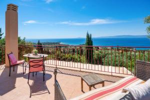 Villa Morea by Villa Plus