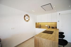 Three Bedroom Seaside Penthouse In Mar De Cristal