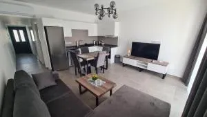 New luxury garden apartment close to the sea - Kalogrea