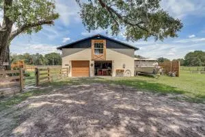 Cozy Altoona Studio with Fire Pit Farm On-Site! - Astor