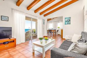 Villa Romani Arenal by Villa Plus