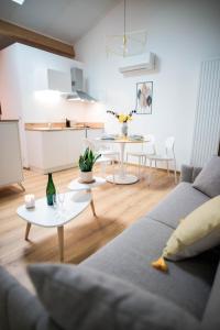 Villa moderne proche du Mans avec piscine intérieure