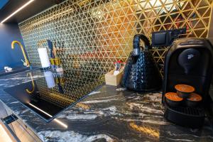 Aparti GoldNBlack Studio GALAXY