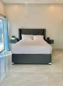 The Ansen Place - Camelote