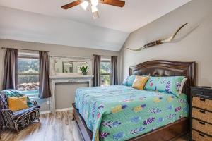 Sunny Stephenville Home w Pool: 4 Mi to Downtown