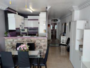 Spacious Apartment in Fuengirola - Sea View - 95 m²