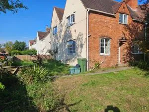 Central Studios 87 Tennyson Road - Golden Valley