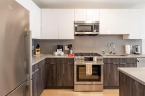 Luxury Apt Near Downtown