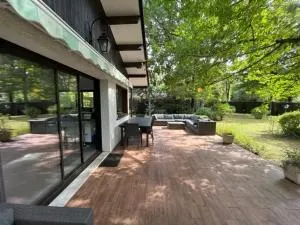 Maison de charme à Savigny-sur-Clairis avec piscine et sauna. - Le Bignon-Mirabeau