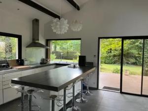 Maisons de vacances Maison de charme a Savigny-sur-Clairis avec piscine et sauna. : photos des chambres