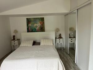 Maisons de vacances Maison de charme a Savigny-sur-Clairis avec piscine et sauna. : photos des chambres