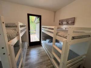 Maisons de vacances Maison de charme a Savigny-sur-Clairis avec piscine et sauna. : photos des chambres