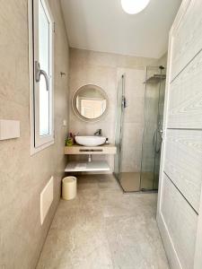 Twin Room with Private Bathroom