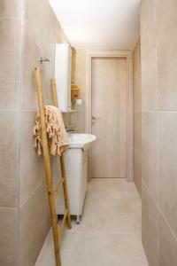 Aris Studio Analipsi