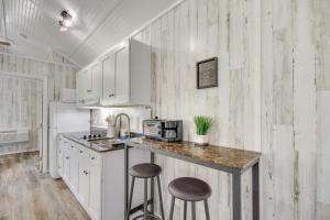 Cozy Picayune Tiny Home Rental ~ 4 Mi to Downtown!