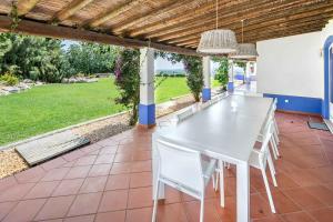 Casa de Baixo by Vintage Travel