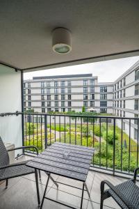 Grzegórzki Apt - Balcony, AC, Shops&Tram nearby - by Rentujemy