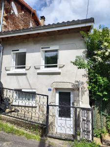 Maisons de vacances La Maison d'Aurelie 4 a 6 personnes en Auvergne a Saint Remy sur Durolle : photos des chambres