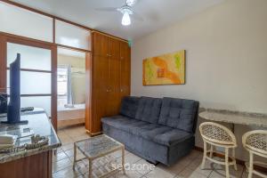 Apto c Varanda em Condomínio Pé na Areia IHO127