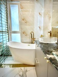 Aparti GoldNWhite Studio GALAXY