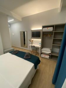 Fla Rooms - by Devona Rooms
