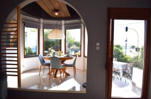 NAOS-Sea front vacation rental by Chania center