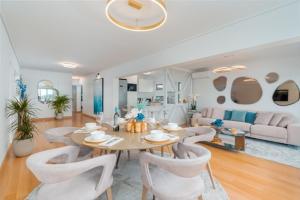 Vouliagmeni - Apollonos Street