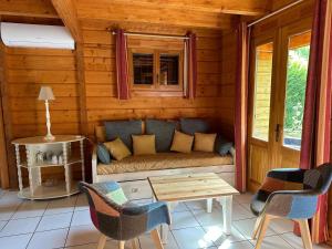 Maisons de vacances COTTAGE ENTRE CONTIS ET MIMIZAN PLAGE - Piscine chauffee et balneotherapie : photos des chambres