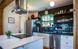 Large patio and hot tub near wine country