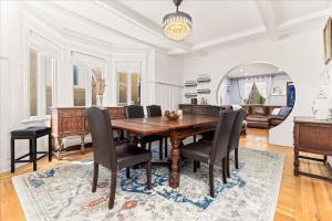 6 BR Ventnor Estate Steps Away from the Beach