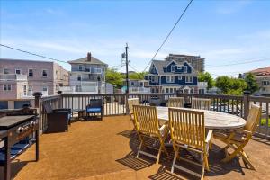 6 BR Ventnor Estate Steps Away from the Beach