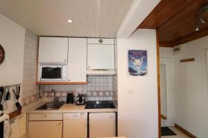 Résidence Roches Rouges B - Appartement calme et lumineux au pied des pistes. MAE-1714