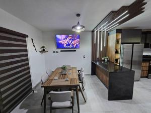 Casa Angulo 8 Guest Gated Home in Viñedos Del Mar