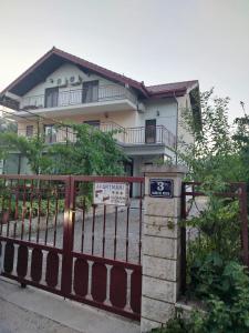 Resnik Beach House Near Split Airport