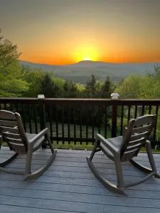 Mountain View Escape with Hot Tub - Rumney