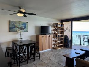 Luxury Oceanfront Turtles Sunsets - indigomaui -