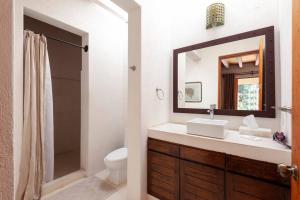 Spectacular House with Jacuzzi and Huge Garden