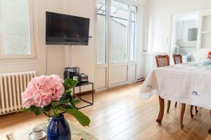 5 min château Charmante maison et son jardin privé