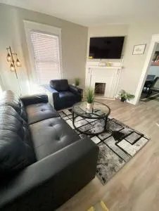 Beautiful & Cozy Home Mins from Downtown Greenville & ECU Health! - Whichard Beach