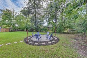 Baton Rouge Home with Yard about 14 Mi to Downtown!