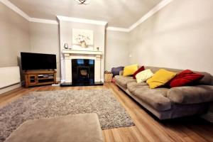 Your Galway Home - Four Bed with Parking!