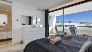 Exclusive sea view townhouse with private plunge pool in La Valvega, La Cala de Mijas