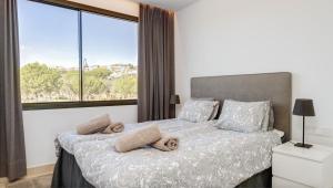 Exclusive sea view townhouse with private plunge pool in La Valvega, La Cala de Mijas