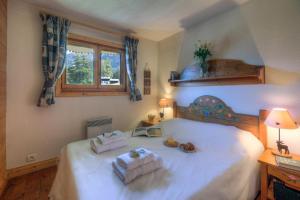 Apt Bellachat 10 for 4 with Pool & 120m to lift - Happy Rentals