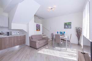 Serena 2 Amazing Sea View - Happy Rentals