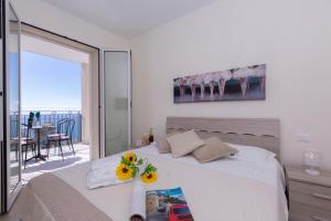 Serena 2 Amazing Sea View - Happy Rentals